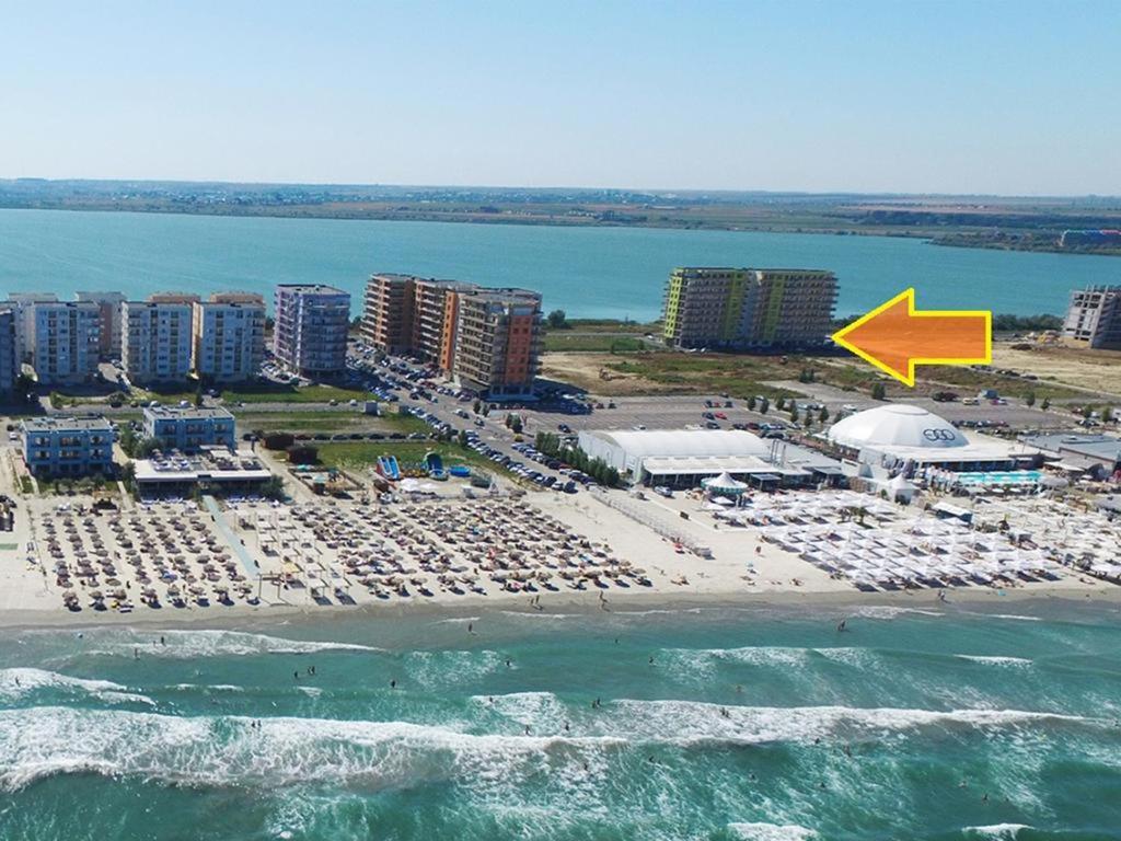 Lakeview Flats Summerland Mamaia Exterior photo