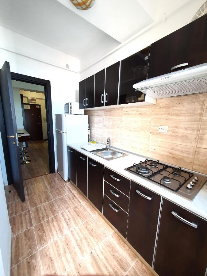 Lakeview Flats Summerland Mamaia Exterior photo